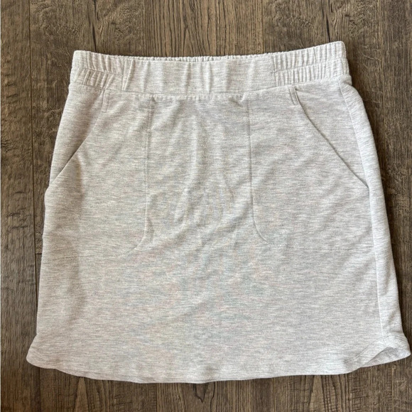 Zyia Effortless Pocket Skirt - Picture 1 of 6
